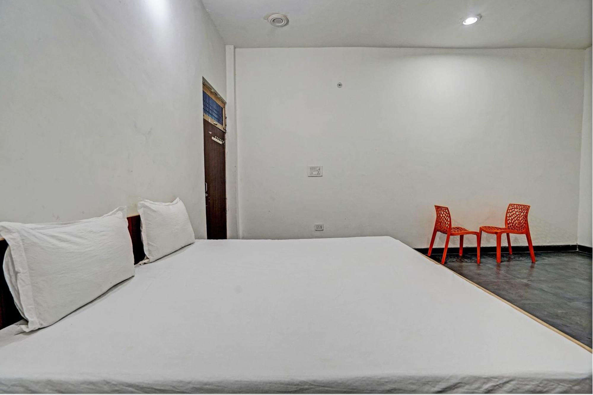 Oyo Double Ss Hotel Hāthras Extérieur photo