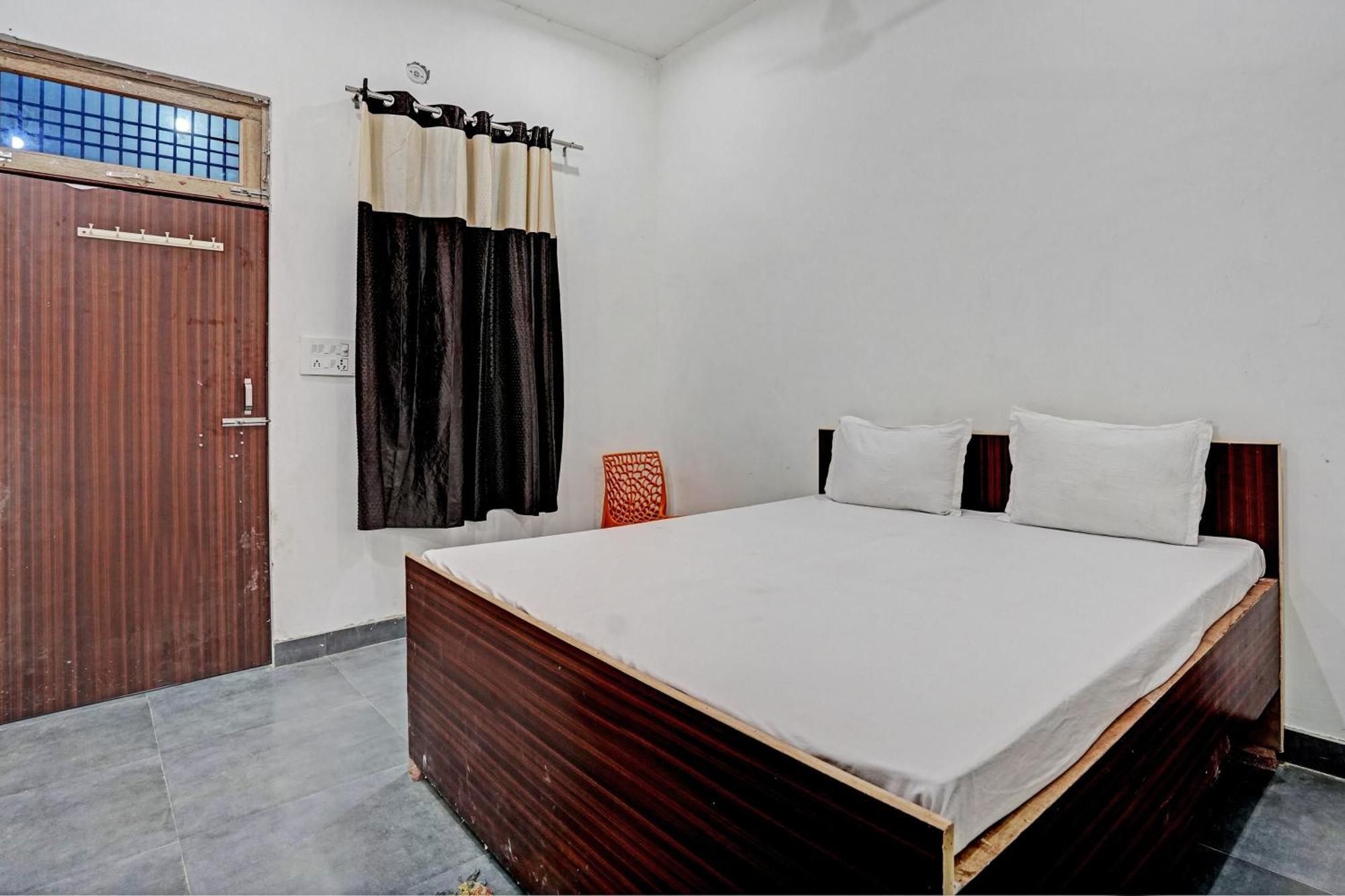 Oyo Double Ss Hotel Hāthras Extérieur photo